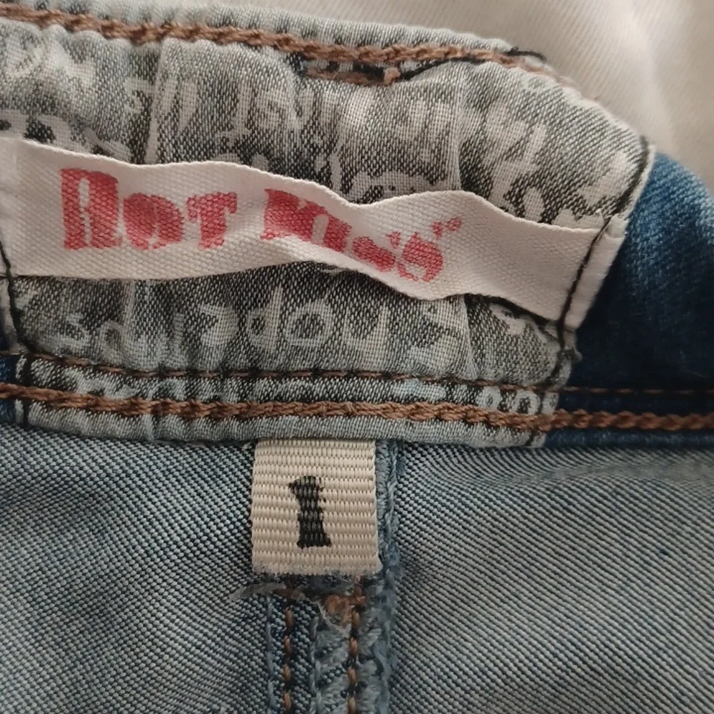 Hot Kiss Medium Light Wash Soft Denim Shorts Size 1